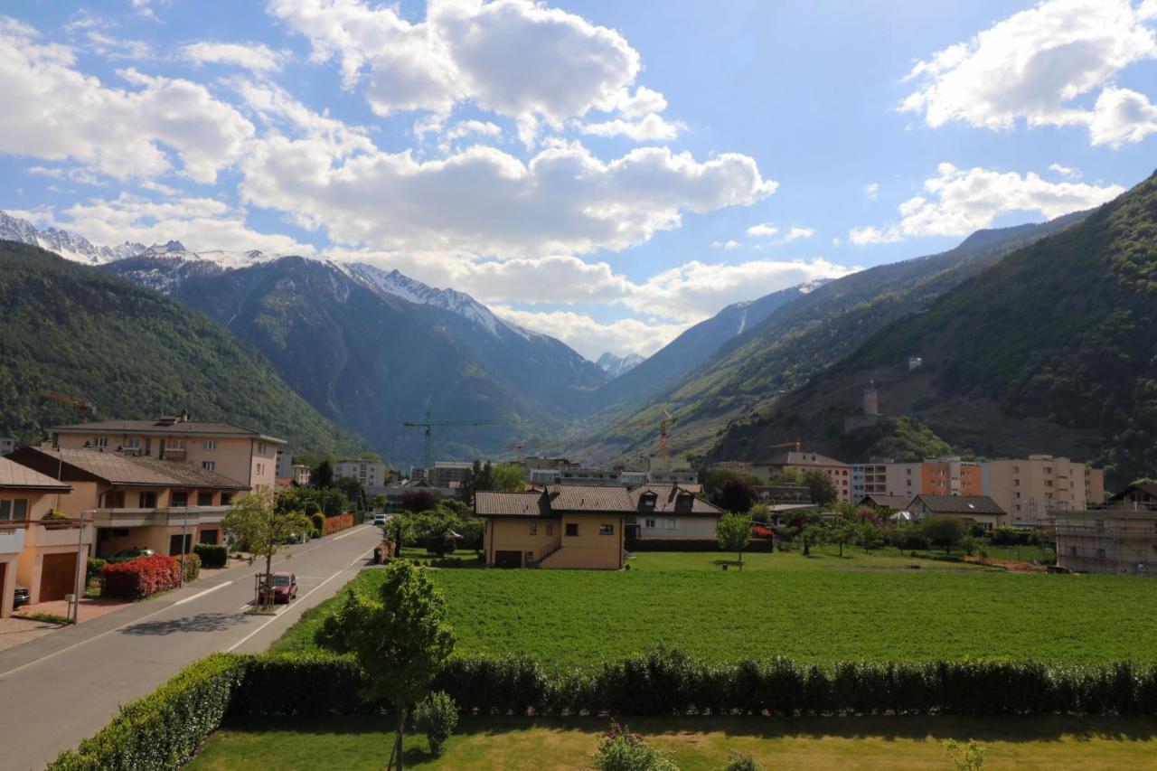 Nice Apartment Ideally Located In Martigny Kültér fotó