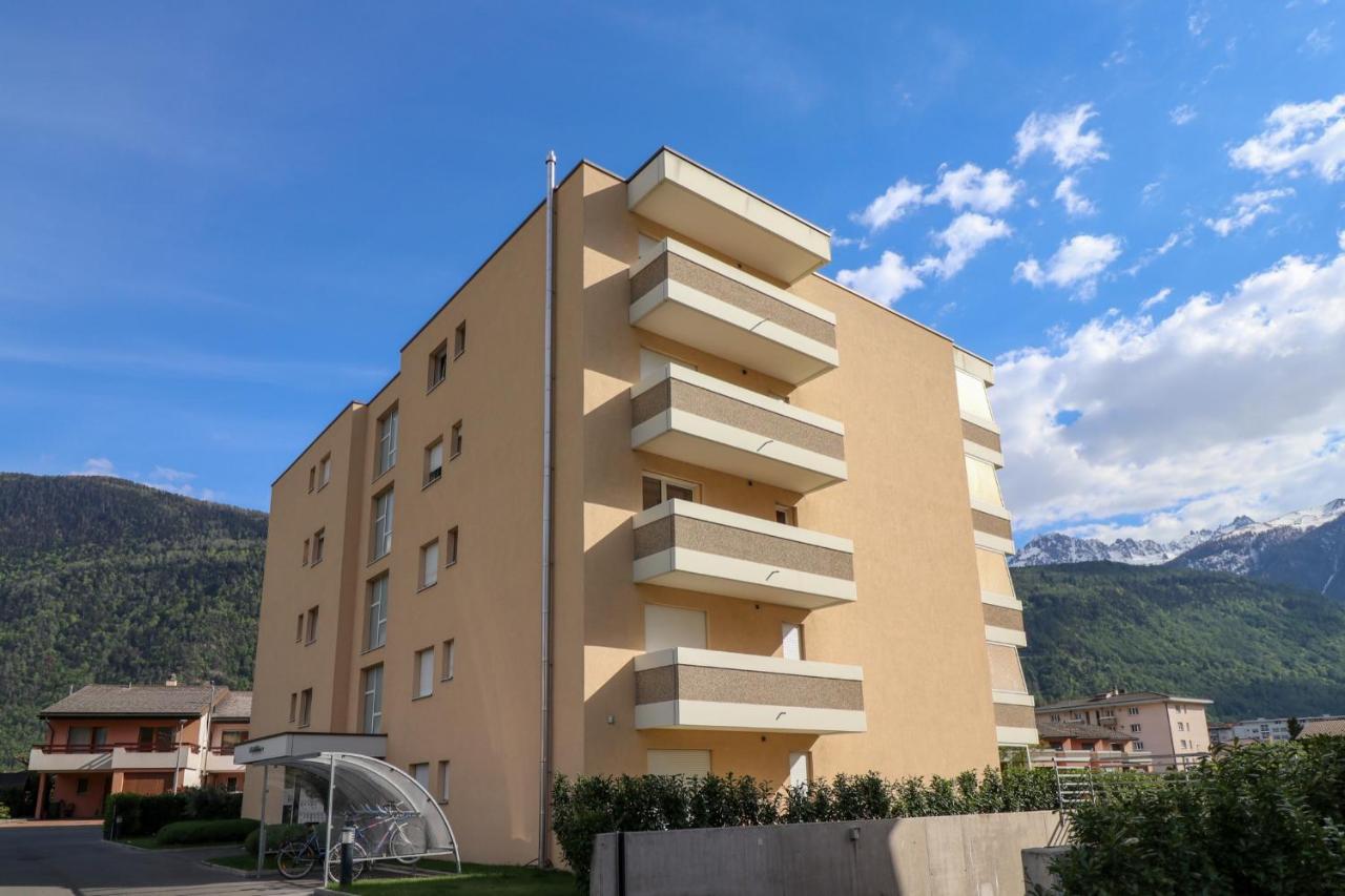 Nice Apartment Ideally Located In Martigny Kültér fotó