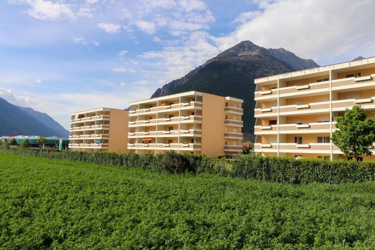 Nice Apartment Ideally Located In Martigny Kültér fotó